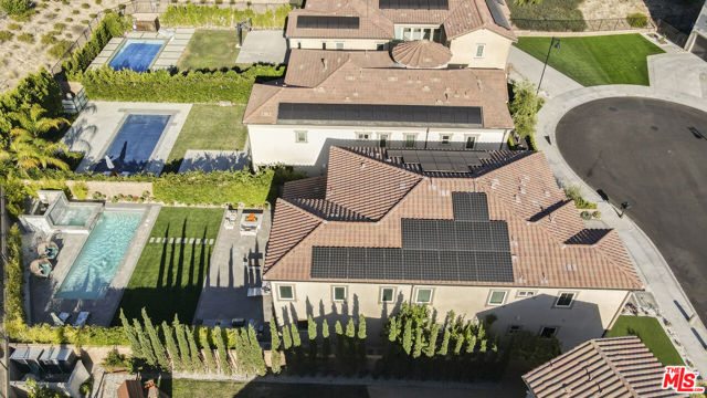 12333 N Finch Court, Porter Ranch CA: https://media.crmls.org/mediaz/11ccf5bf-ab36-488b-b3e2-71b71d4207e5.jpg