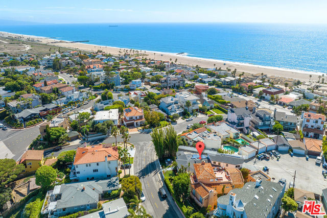 7145 Trask Avenue, Playa del Rey CA: https://media.crmls.org/mediaz/11cd171a-44c8-4103-ad37-2ccaa7a0a617.jpg