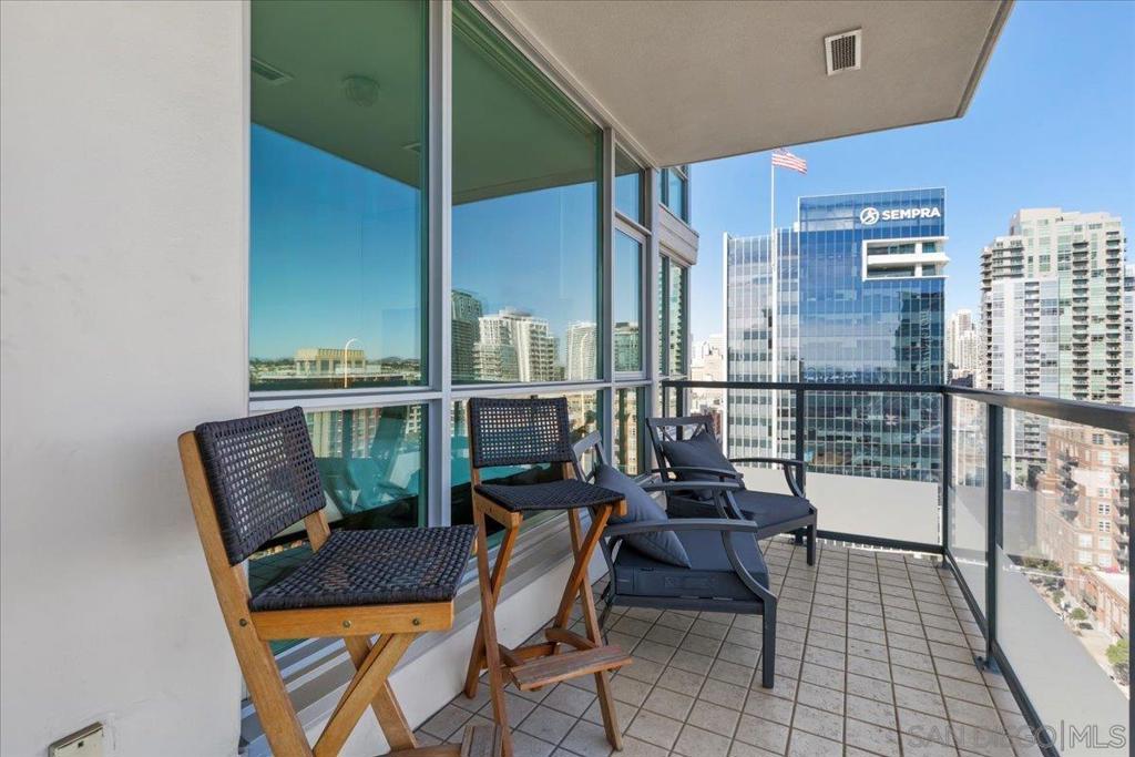 325 7th Ave - photo 9