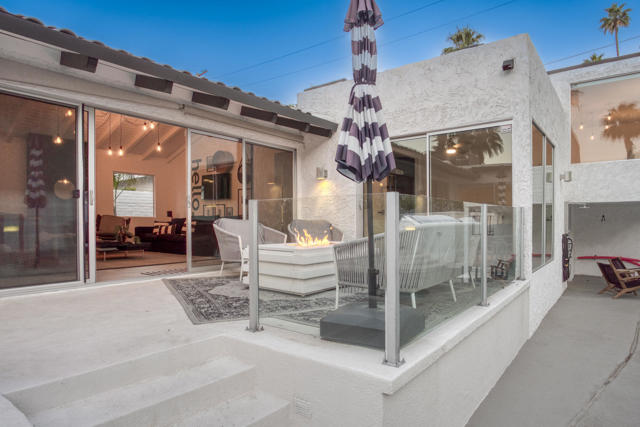 257 W El Camino Way, Palm Springs CA: https://media.crmls.org/mediaz/11cd6ac5-78eb-4519-95de-5d70fd9e5534.jpg