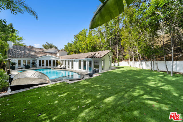 16221 Elisa Place, Encino CA: https://media.crmls.org/mediaz/11cda365-ae93-47a8-96cb-643423135378.jpg
