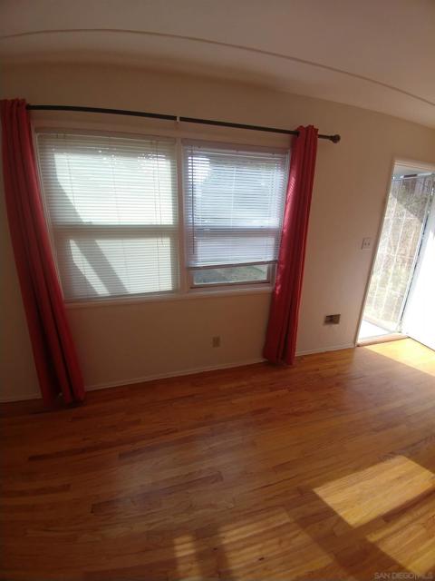 4922 24 Coronado Ave, San Diego CA: https://media.crmls.org/mediaz/11cdd57e-2f3d-4721-a142-417befcd0757.jpg