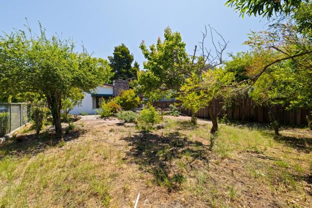 153 Occidental Avenue, Burlingame CA: https://media.crmls.org/mediaz/11cdf428-39d3-4ce2-a588-66b11b80894d.jpg