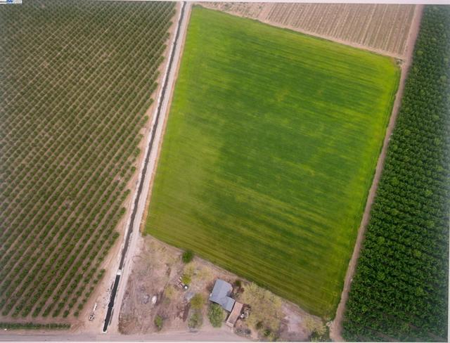 1290 Orange Ave, Patterson CA: https://media.crmls.org/mediaz/11cead73-f177-476e-bf9c-e07733102b33.jpg