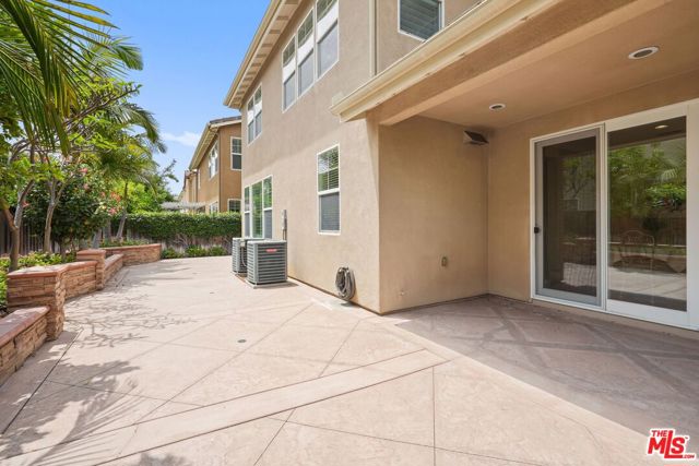 1230 Wisteria Avenue, La Habra CA: https://media.crmls.org/mediaz/11ceb280-1ae4-4e02-9910-b22abde018bf.jpg