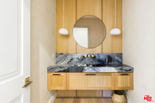 6310 Mirror Lake Drive, Los Angeles CA: https://media.crmls.org/mediaz/11cecacc-aa56-4943-b60e-f3b35037124e.jpg