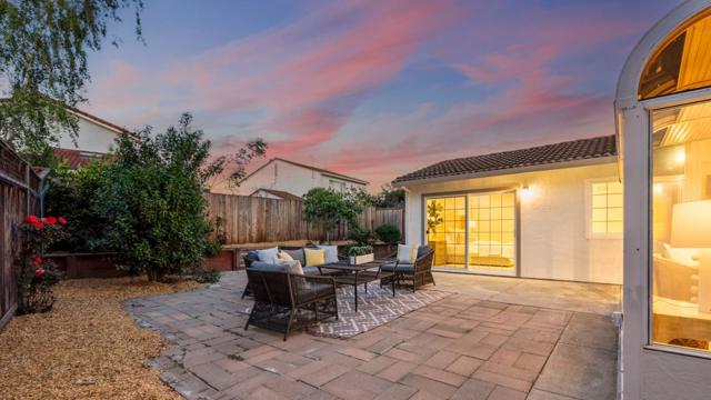33041 Calistoga Street, Union City CA: https://media.crmls.org/mediaz/11ceda8d-030a-4baf-b133-cd8e0c9c615d.jpg