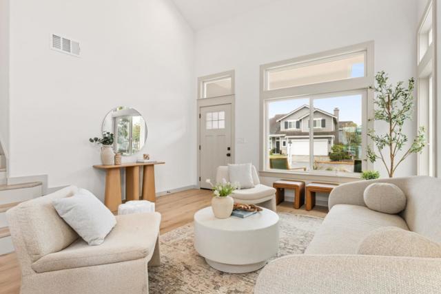 26 Driftwood Court, Pacifica CA: https://media.crmls.org/mediaz/11cf2a97-a4a1-4215-a140-a65145565646.jpg