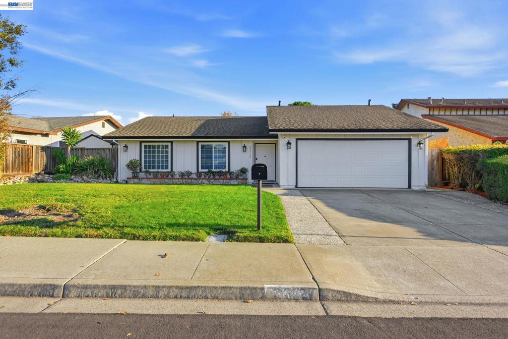 https://media.crmls.org/mediaz/11cf3509-7dfb-4f41-919e-20d05c54999c.jpg?preset=X-Large