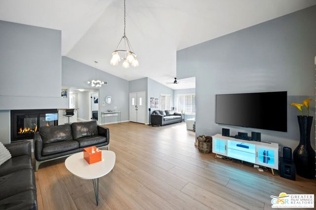39141 Sweetwater Drive, Palm Desert CA: https://media.crmls.org/mediaz/11d0382c-5838-4dd7-ba40-b952fdb62d2e.jpg