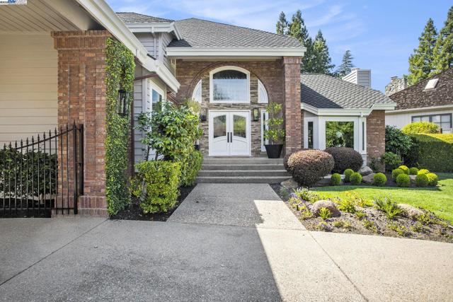 91 RED CYPRESS CT, Danville CA: https://media.crmls.org/mediaz/11d042c2-f307-43a1-8c44-b20e6b943254.jpg