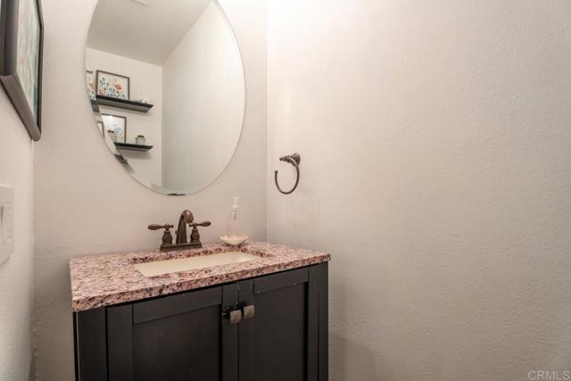 25744 Caryn Ct., Ramona CA: https://media.crmls.org/mediaz/11d13668-f4ed-4e85-b0f6-c6e8ec352ed0.jpg