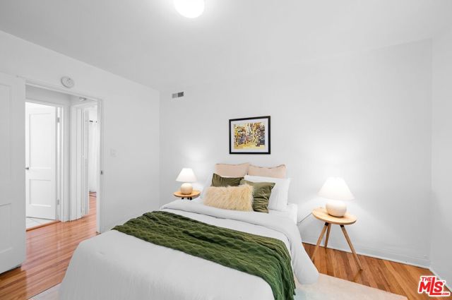 5443 1/2 Village, Los Angeles CA: https://media.crmls.org/mediaz/11d16949-3534-4984-84fc-5cf991ac3838.jpg