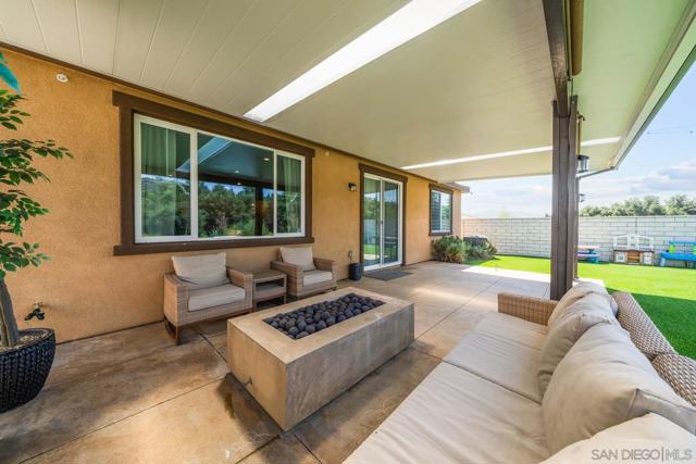 28315 Farm Creek Way, Valley Center CA: https://media.crmls.org/mediaz/11d170ee-f189-401c-99db-97190cd45206.jpg