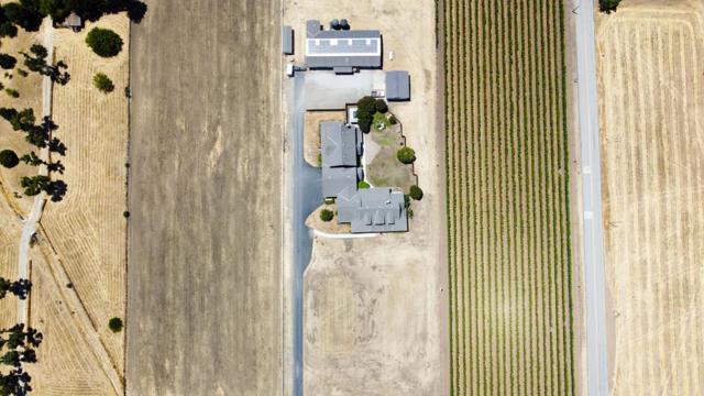 19715 Hale Avenue, Morgan Hill CA: https://media.crmls.org/mediaz/11d1e203-3060-4a14-928e-a16a31a8f00c.jpg