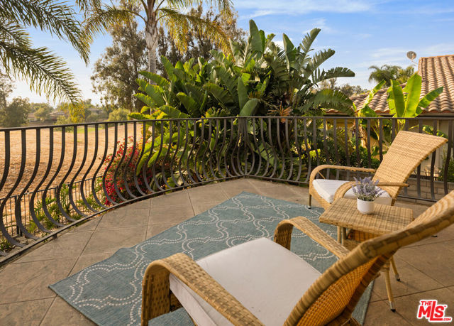 2767 Avenida De Autlan, Camarillo CA: https://media.crmls.org/mediaz/11d1e506-d0d9-4258-97a4-777ac23f8130.jpg