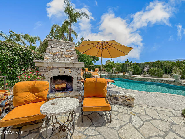 678 Via Carro, Newbury Park CA: https://media.crmls.org/mediaz/11d35d57-9e64-4428-81f9-2ea01ba6e7bf.jpg