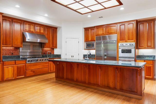 5000 Peach Blossom Lane, Oakdale CA: https://media.crmls.org/mediaz/11d35eaa-ed66-4fe9-a112-5c3a77b67097.jpg