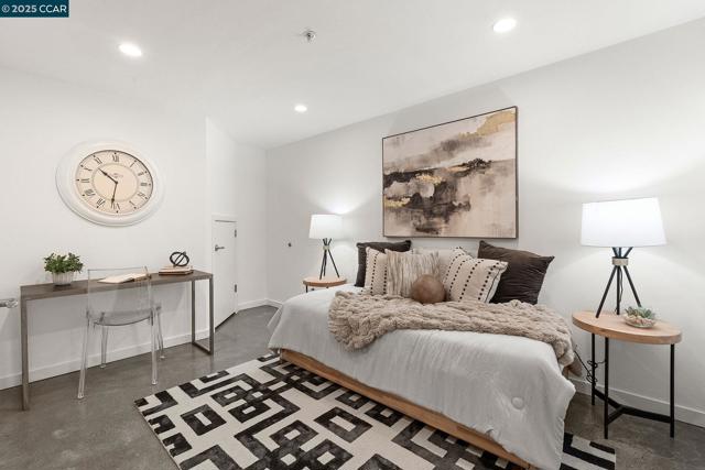 1200 65Th St, Emeryville CA: https://media.crmls.org/mediaz/11d363c8-7ea5-40ed-9a7b-cd7ccdb5431a.jpg