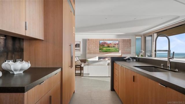 1230 Neptune Ave, Encinitas CA: https://media.crmls.org/mediaz/11d388a8-a639-4956-8ff8-d7865d0d9294.jpg