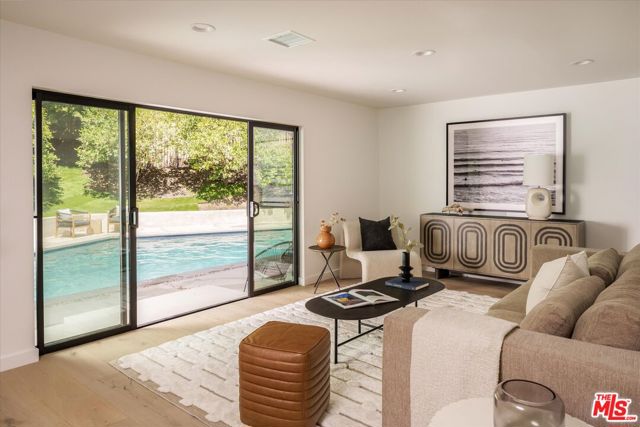 2313 Banyan Drive, Los Angeles CA: https://media.crmls.org/mediaz/11d39e60-2bae-4644-9f03-50b8e79682f9.jpg