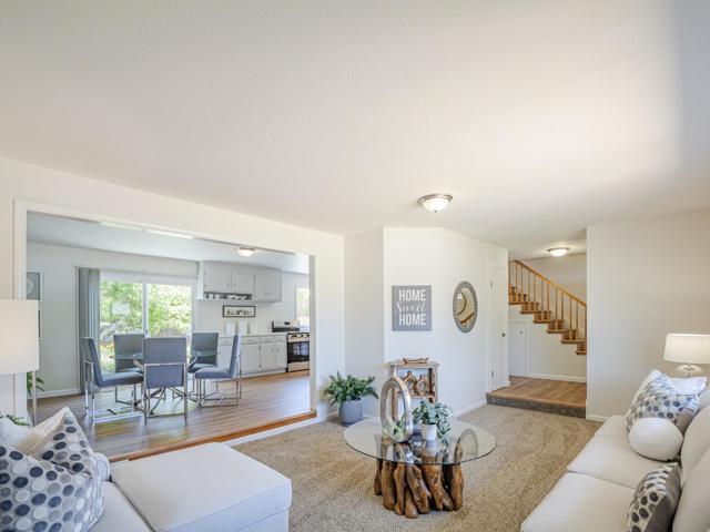 917 Sir Francis Avenue, Capitola CA: https://media.crmls.org/mediaz/11d523b2-ed67-4c9e-811f-c119f52d3bdc.jpg