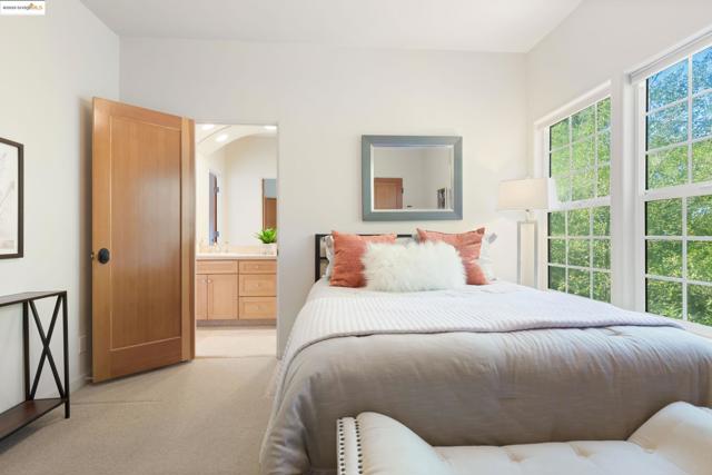 50 Pine Hills Ct, Oakland CA: https://media.crmls.org/mediaz/11d593c3-f059-49af-b4ee-a9deb459f521.jpg