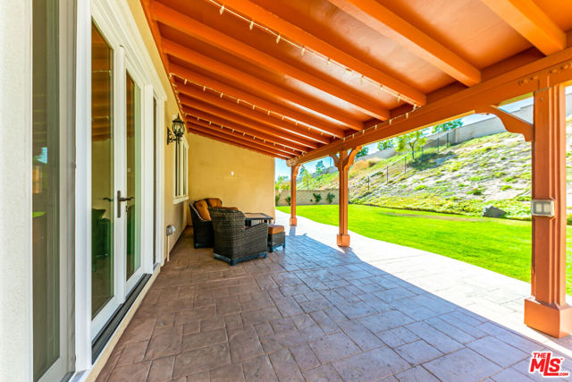 22379 Driftwood Court, Santa Clarita CA: https://media.crmls.org/mediaz/11d5a242-0da1-405b-96ef-b908acedd36f.jpg