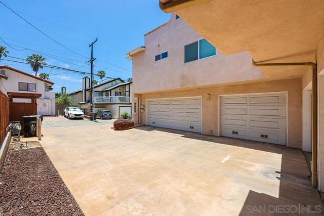 1427 Hornblend, San Diego CA: https://media.crmls.org/mediaz/11d5b115-ef95-43d4-ad9b-1183c80dd9d7.jpg