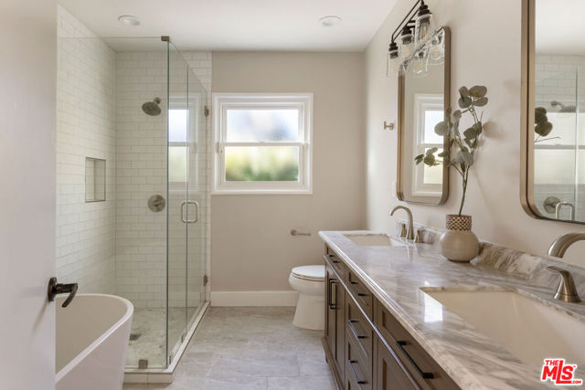 11855 Tiara Street, Valley Village CA: https://media.crmls.org/mediaz/11d5d0fa-6200-4ae5-b205-c33b2fc2e663.jpg