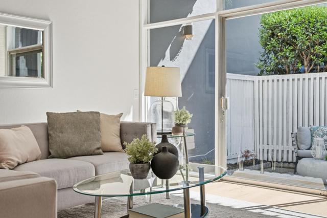 315 Carlos Avenue, Redwood City CA: https://media.crmls.org/mediaz/11d7235a-c6c5-4403-bb8f-16c16448a354.jpg