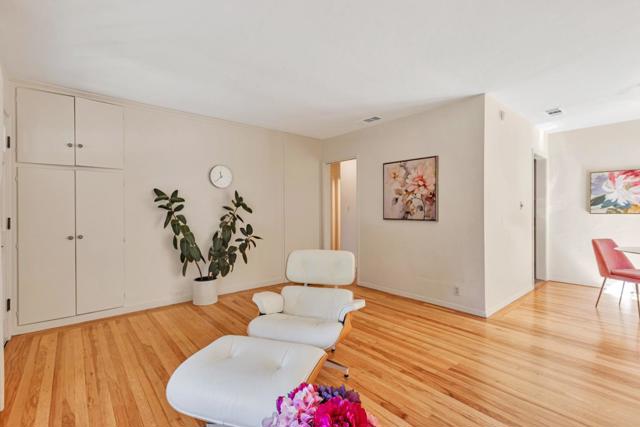 Image 9 of 37 For 1759 Heatherdale Avenue