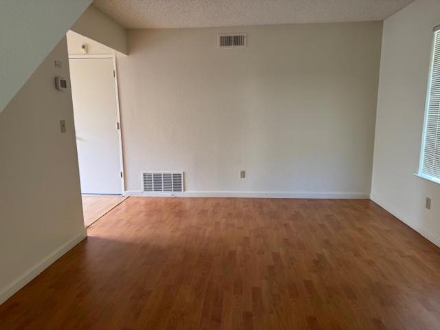 34198 Tony Terrace, Fremont CA: https://media.crmls.org/mediaz/11d95112-b8f3-41a4-bff7-88b4727e5103.jpg
