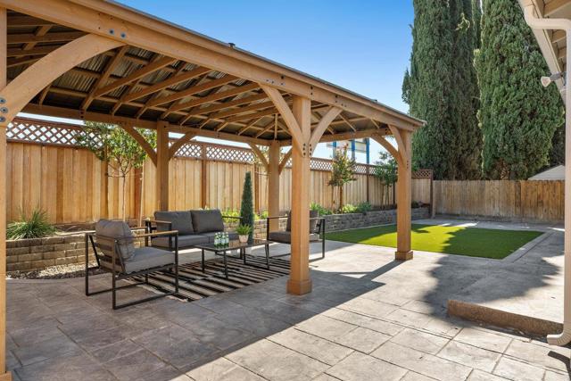 1800 McPeak Court, Tracy CA: https://media.crmls.org/mediaz/11d9899c-413a-4d78-abc4-2e4248184ac6.jpg