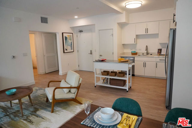 10568 Promenade Gateway, El Monte CA: https://media.crmls.org/mediaz/11d9982c-19e5-422b-9738-fc2b1400113e.jpg