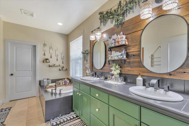 46347 Opah Drive, Ahwahnee CA: https://media.crmls.org/mediaz/11d9b5e4-edc6-46a2-abc9-f14e5e0fad56.jpg