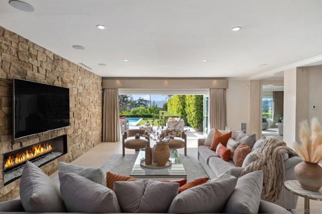 4540 Los Pinos, Rancho Santa Fe CA: https://media.crmls.org/mediaz/11daea5a-7dca-4601-8ec3-c46b3c7496be.jpg