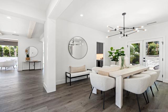 1384 Cynthia Ln, Carlsbad CA: https://media.crmls.org/mediaz/11db0445-2f19-4ecc-82da-36cdf608c43c.jpg