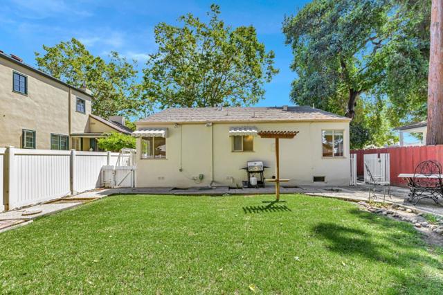 1010 Monterey Street, Hollister CA: https://media.crmls.org/mediaz/11db074b-a25c-4890-aef3-82edd9e74767.jpg