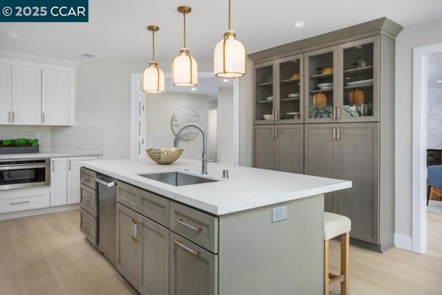 644 Terra Calif Dr, Walnut Creek CA: https://media.crmls.org/mediaz/11db3bc4-456f-4e6a-9bd3-62ecba2d41c4.jpg