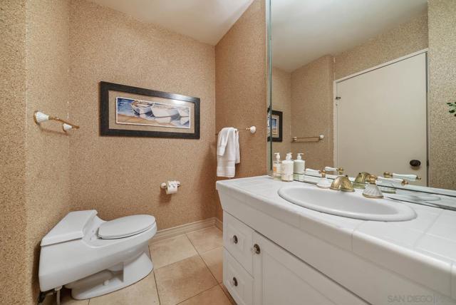 1780 Avenida Del Mundo, Coronado CA: https://media.crmls.org/mediaz/11db4256-cb68-41d4-a4ba-64b28c0658bf.jpg