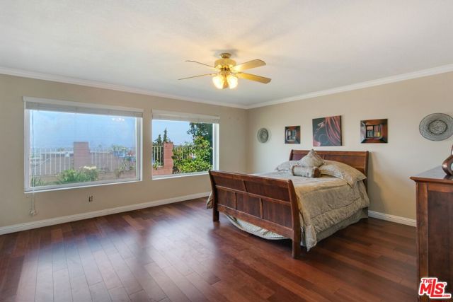 4272 Don Carlos Drive, Los Angeles CA: https://media.crmls.org/mediaz/11db6aaa-e3db-4a8e-a2aa-5182302e80f2.jpg