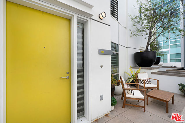 3119 Via Dolce, Marina del Rey CA: https://media.crmls.org/mediaz/11dc1b20-142a-42d2-a889-b3d8d6811b7f.jpg
