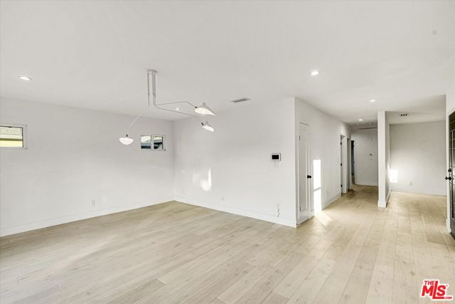 4122 S Bronson Avenue, Los Angeles CA: https://media.crmls.org/mediaz/11dc3ade-2466-4084-9df9-365e5dd1ef5e.jpg