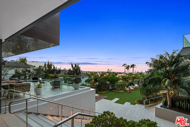 Image 29 of 34 For 8420 Sunset Boulevard 504
