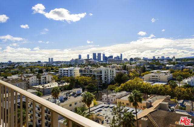 100 S Doheny Drive, Los Angeles CA: https://media.crmls.org/mediaz/11dcc382-fadd-4aab-ad7c-a36a620ed8b4.jpg