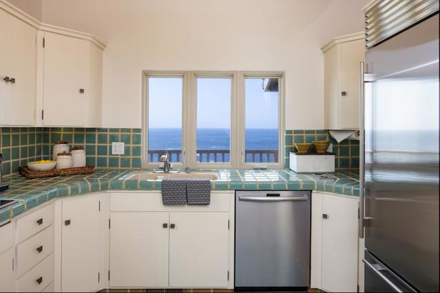 30530 Aurora Del Mar, Carmel CA: https://media.crmls.org/mediaz/11dcec1b-146b-4446-b668-3bbcecc6567f.jpg