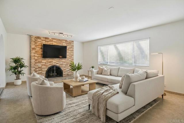 Detail Gallery Image 11 of 48 For 11000 Meadow Glen Way East, Escondido,  CA 92026 - 3 Beds | 2/1 Baths