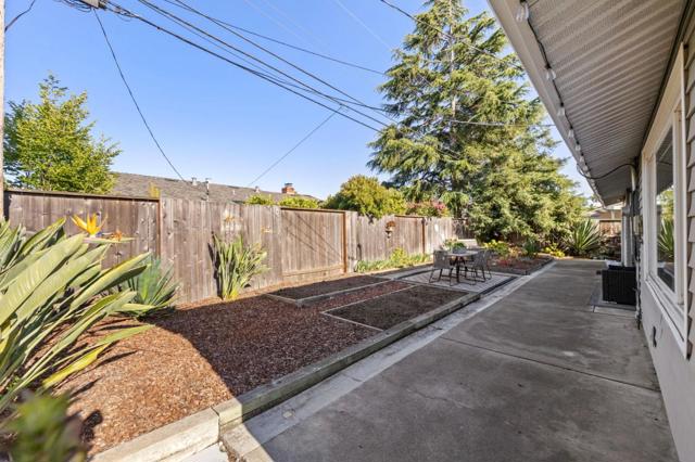 3257 Llano Street, San Mateo CA: https://media.crmls.org/mediaz/11dd2f88-3bf4-4472-a011-b8c41ebbdc8c.jpg