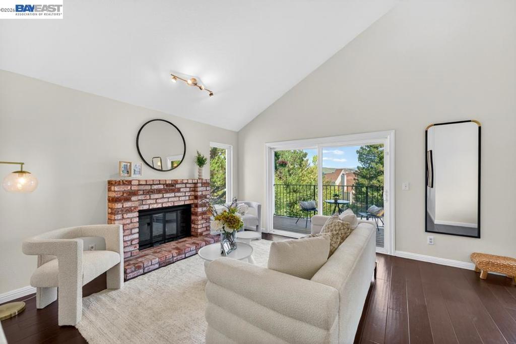 1861 N Forest Hill
